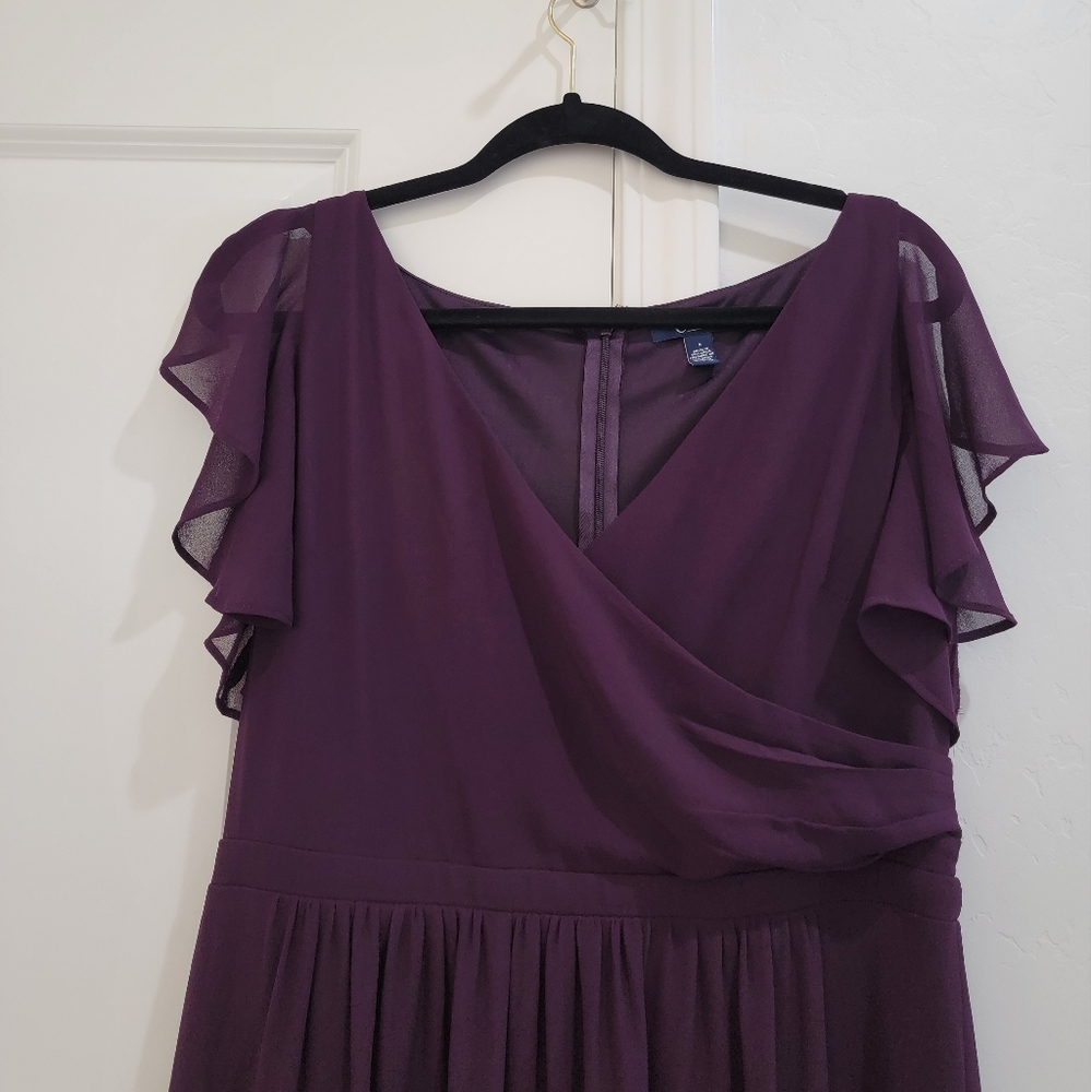 Dress - Picture 2 of 5